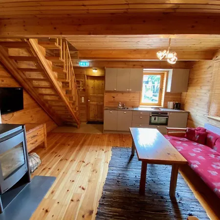 Semesterbostad Kuutsemaee Puhkekeskus *