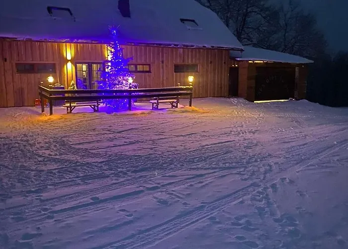 Kuutsemaee Puhkekeskus בית נופש