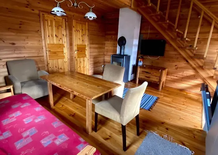 Kuutsemaee Puhkekeskus בית נופש *